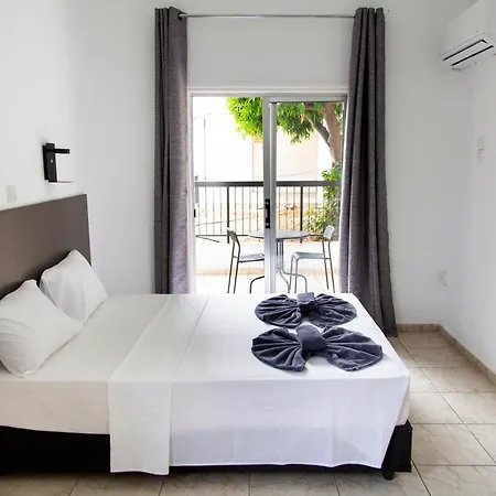 Hotel apartamentowy Summer's Ajia Napa