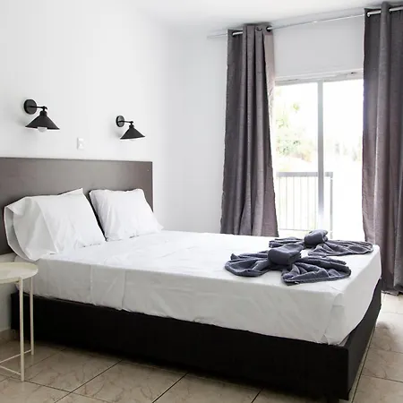 Summer's Aparthotel 2*